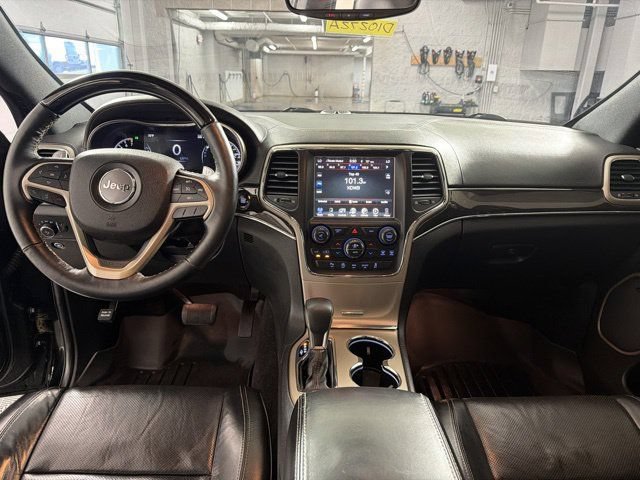 Certified 2017 Jeep Grand Cherokee Overland AWD/4WD image 35