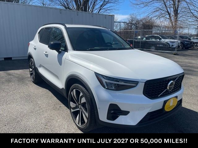 Used 2023 Volvo XC40 B5 Plus w/ Driver Assist Package AWD/4WD video 1