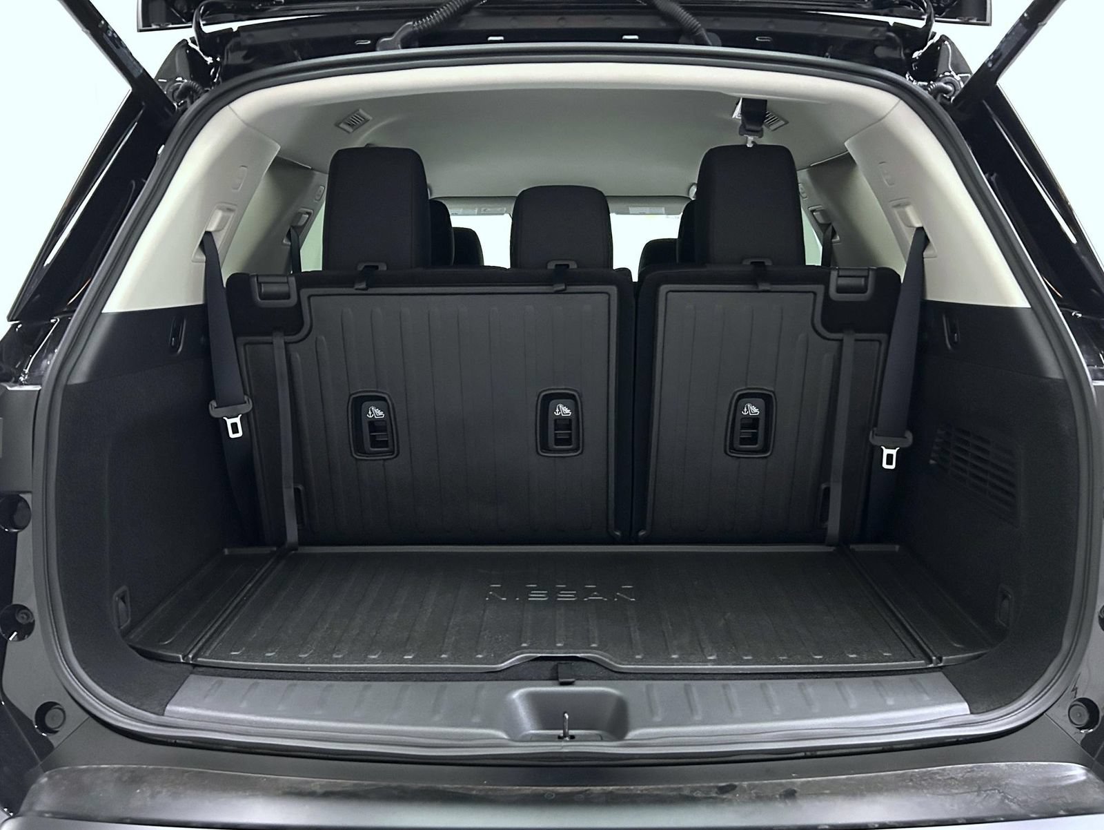 New 2026 Nissan Pathfinder SV w/ Cargo Package AWD/4WD image 22