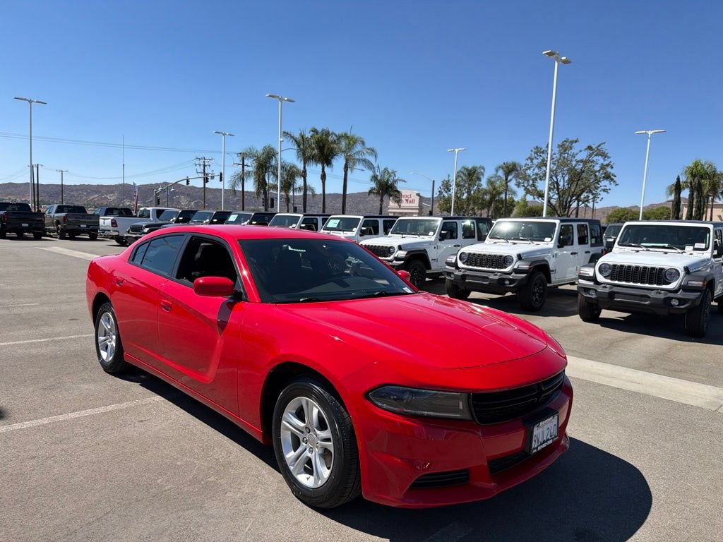 Used 2022 Dodge Charger SXT RWD image 2