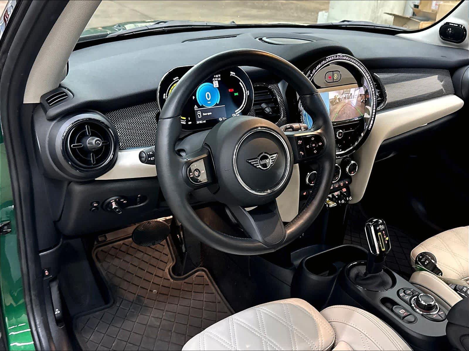 Used 2024 MINI Cooper SE w/ Signature Upholstery Package FWD image 16