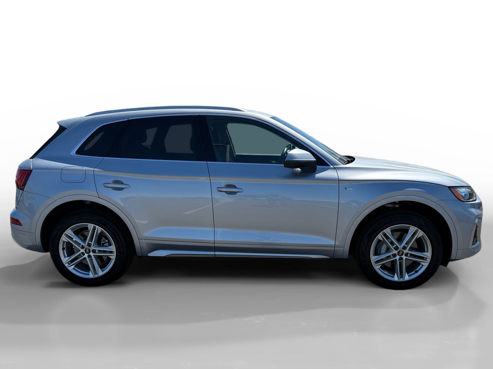 Used 2023 Audi Q5 e Premium w/ Convenience Package AWD/4WD image 6