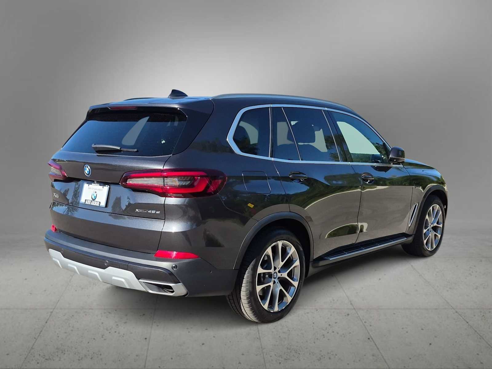 Used 2022 BMW X5 xDrive45e w/ Executive Package AWD/4WD image 8