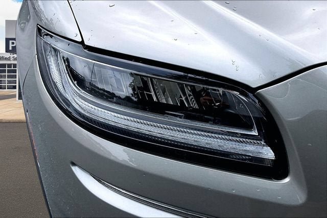 Used 2023 Lincoln Nautilus Reserve AWD/4WD image 29