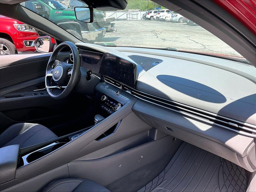 Used 2023 Hyundai Elantra SEL w/ Convenience Package FWD image 21