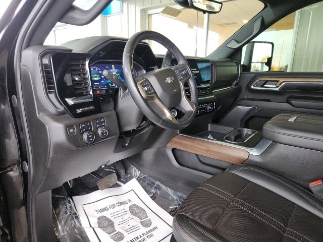 Used 2024 Chevrolet Silverado 2500 High Country w/ High Country Premium Package image 12