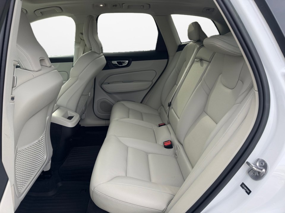 Used 2023 Volvo XC60 B5 Plus w/ Protection Package Premier image 13