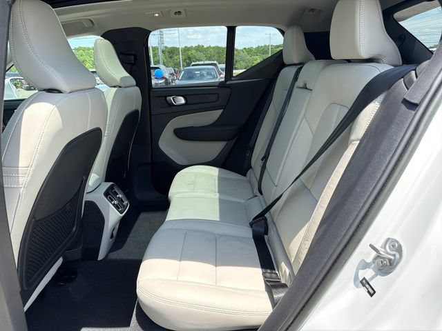 Used 2023 Volvo XC40 B5 Plus w/ Protection Package Premier AWD/4WD image 34