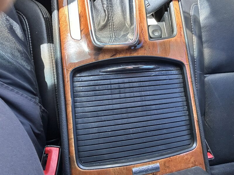 Used 2014 Lincoln MKS w/ Equipment Group 101A FWD image 28