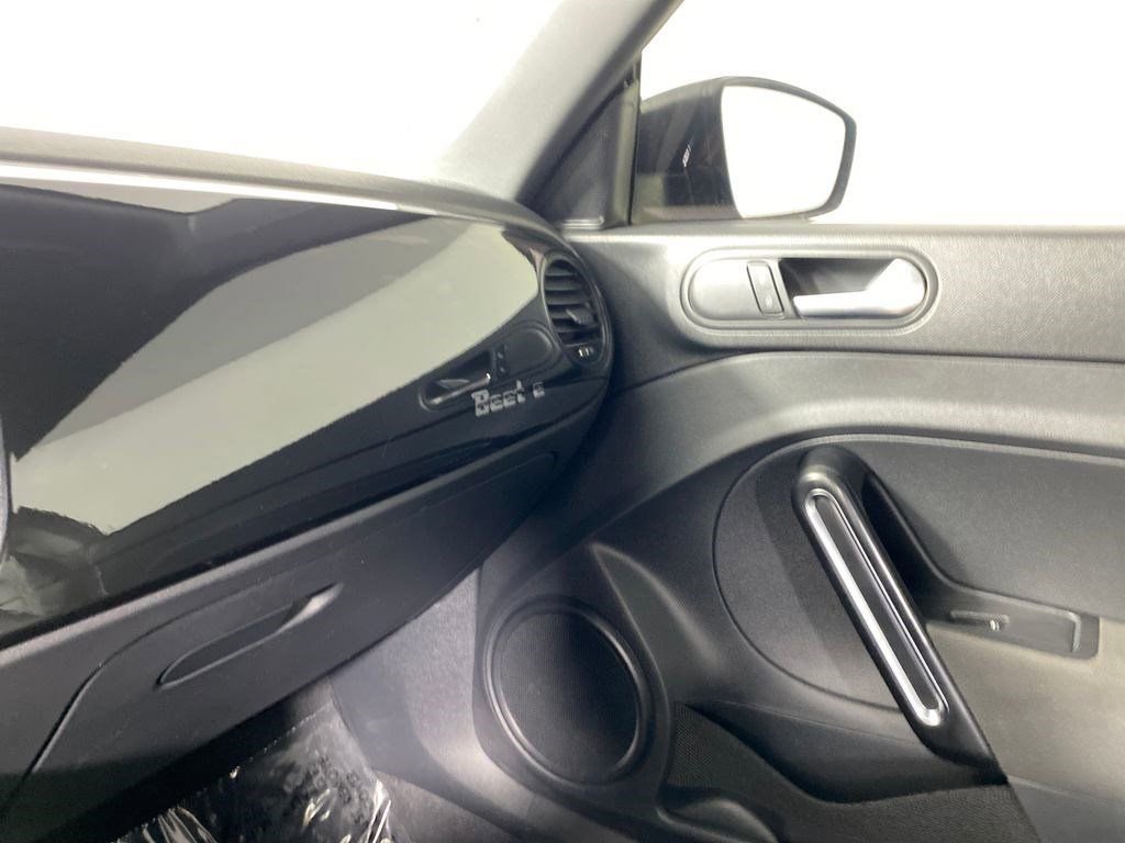 Used 2017 Volkswagen Beetle 1.8T image 17