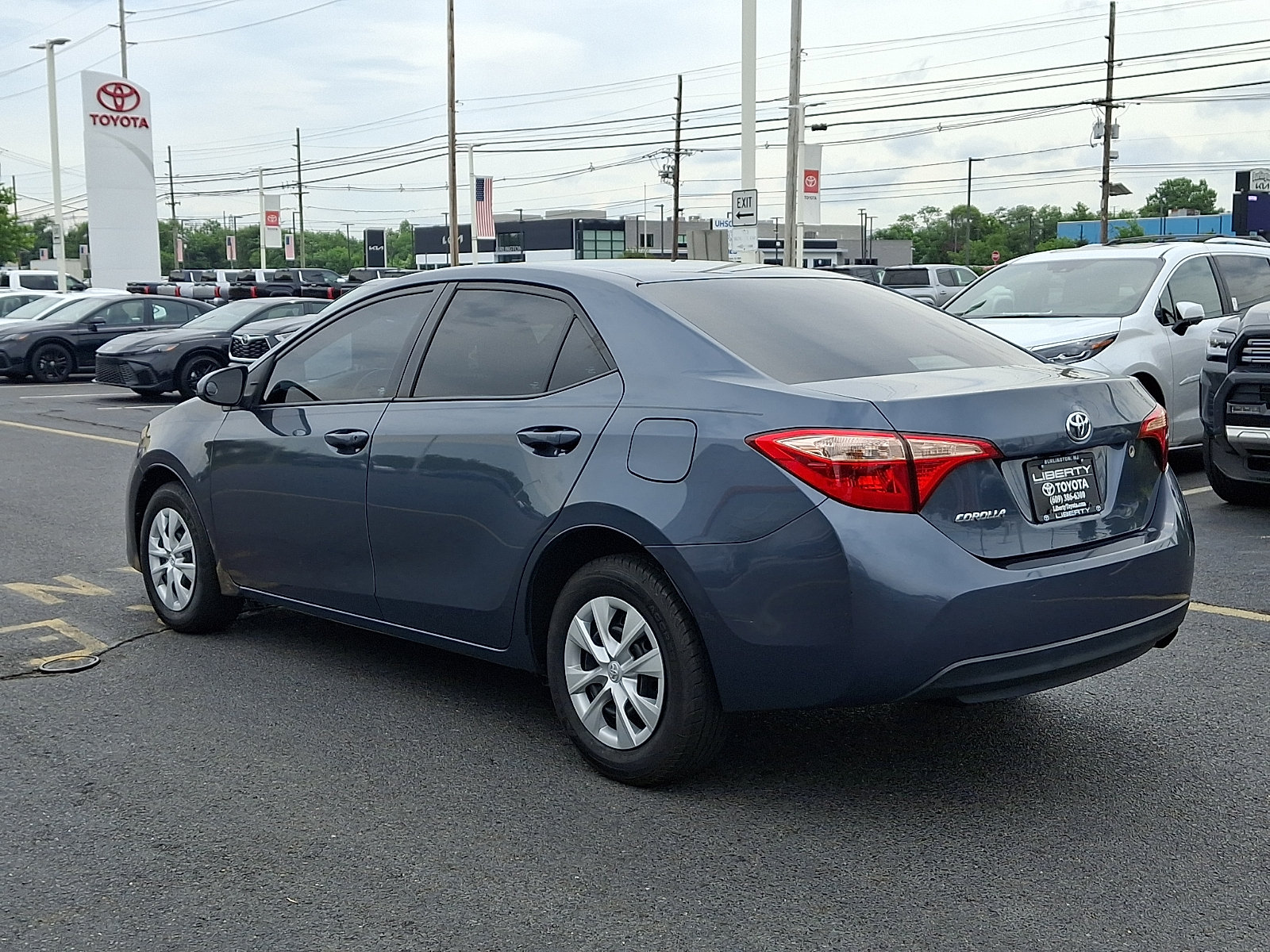 Used 2018 Toyota Corolla L FWD image 4