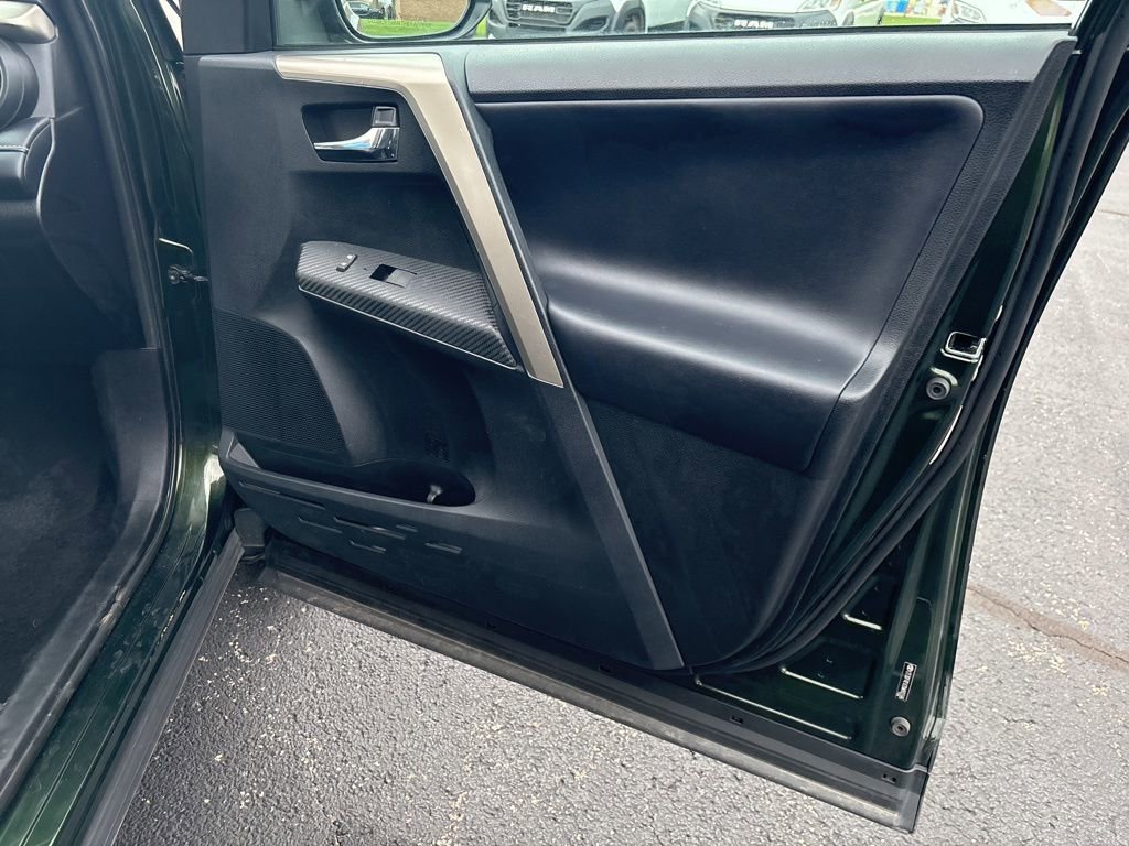 Used 2013 Toyota RAV4 Limited image 33