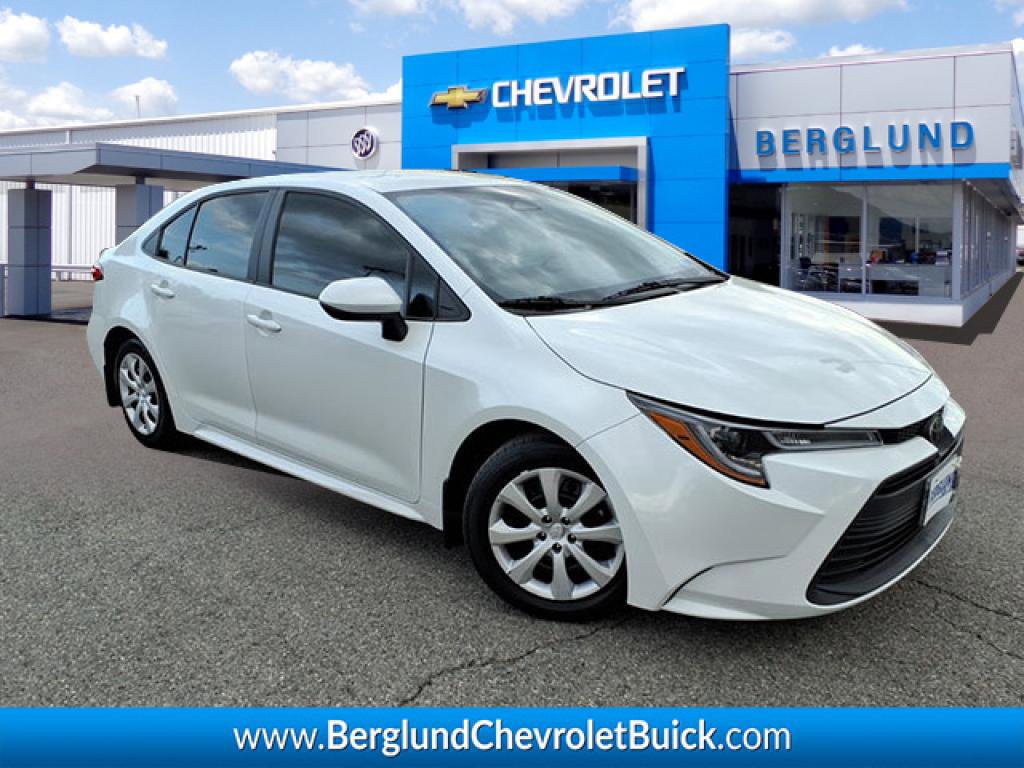 Used 2025 Toyota Corolla LE image 1