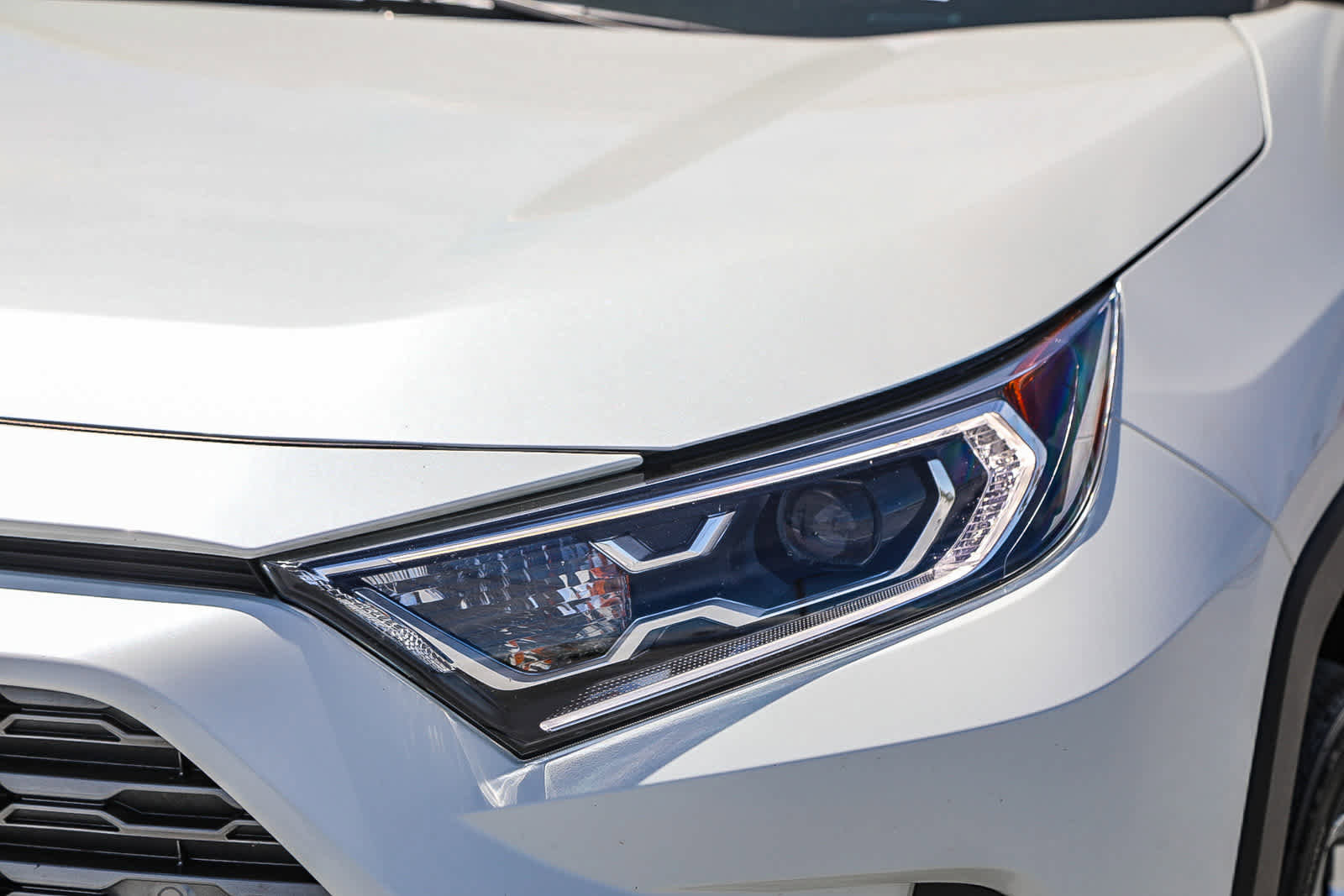 Used 2021 Toyota RAV4 Limited w/ Limited Grade Weather Package AWD/4WD image 8