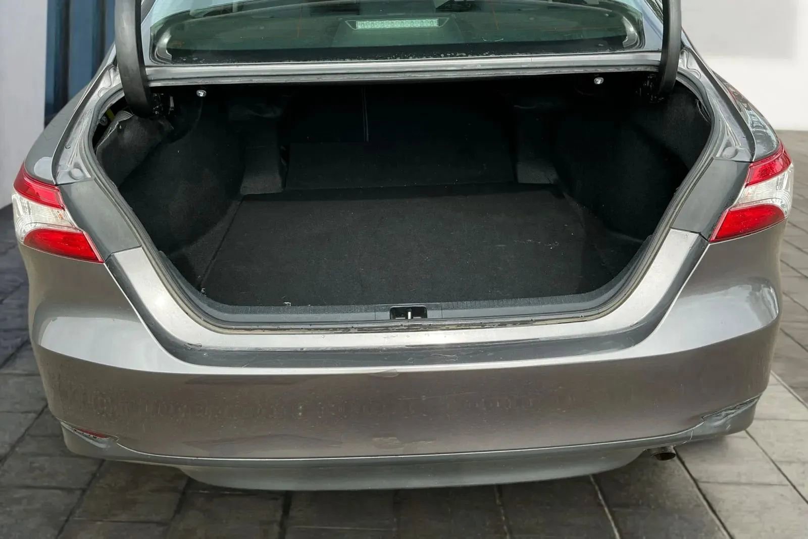 Used 2020 Toyota Camry LE w/ Carpet Mat Package image 19