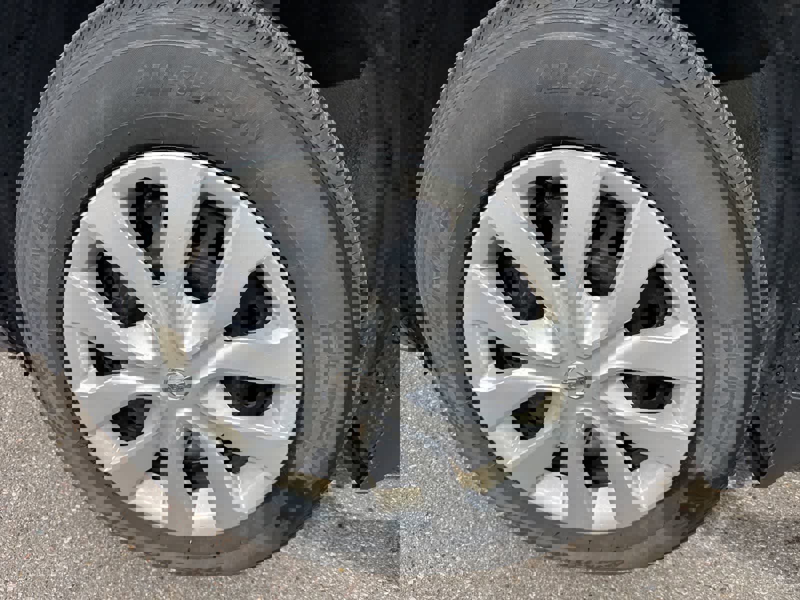 Used 2018 Nissan Rogue S image 9