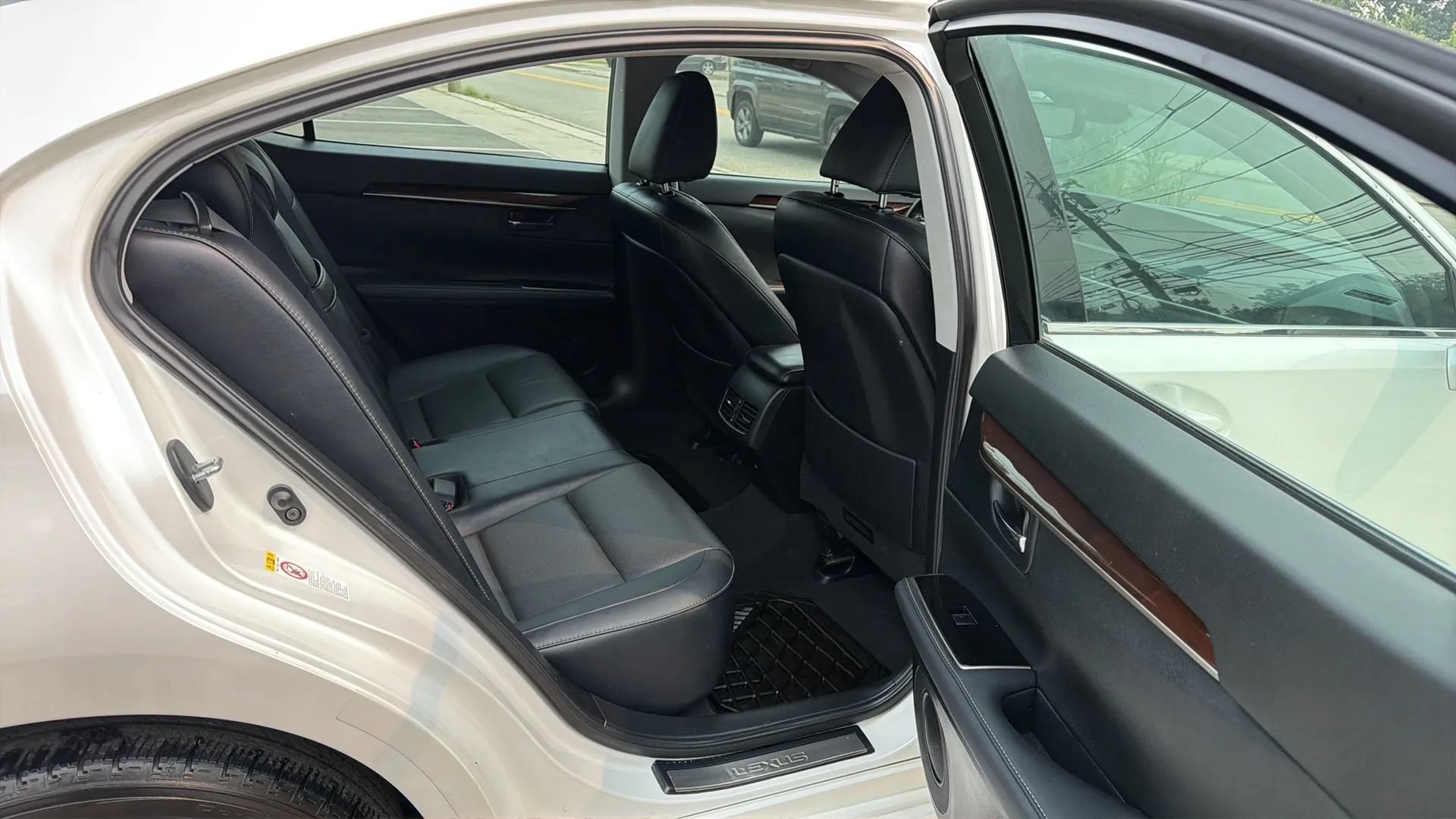 Used 2018 Lexus ES 350 w/ Navigation System Package FWD image 24
