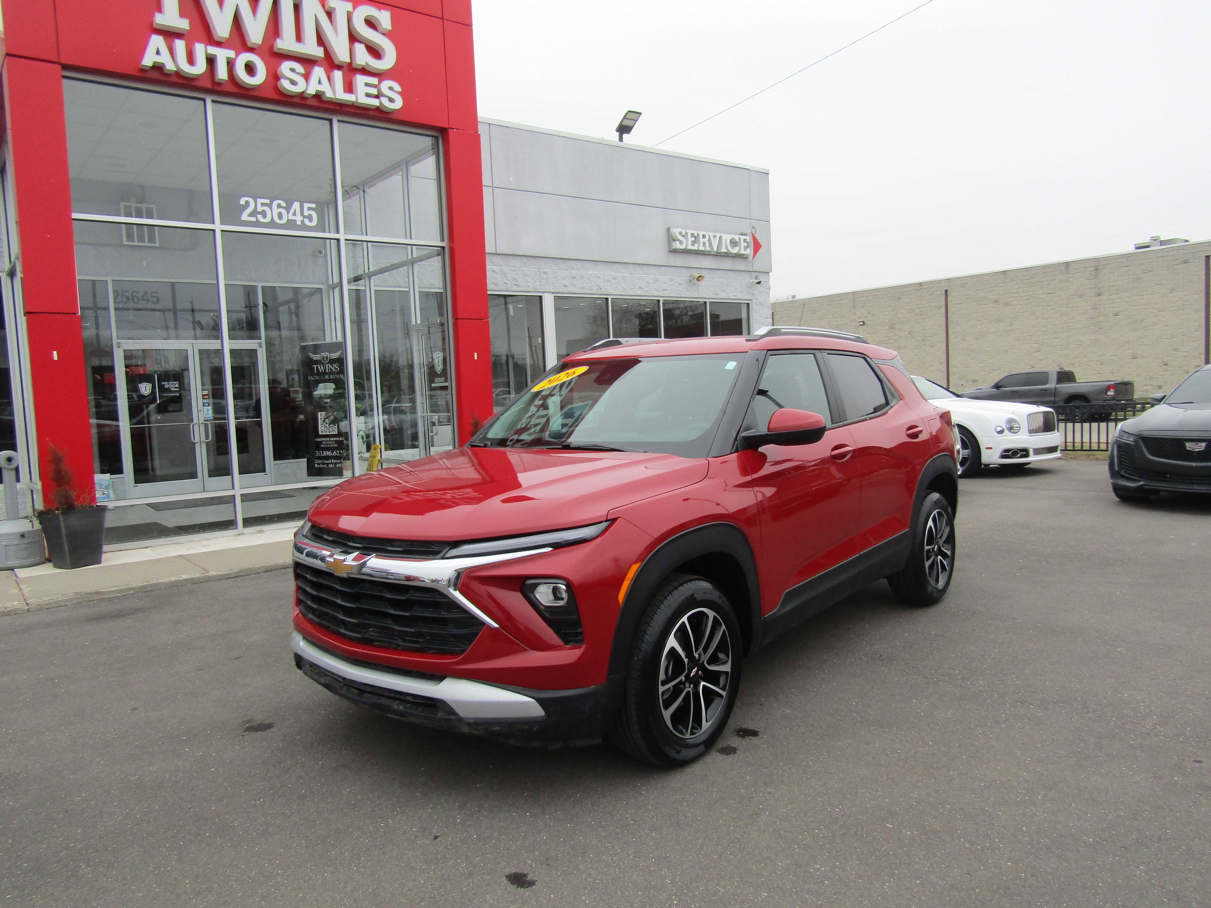 Used 2026 Chevrolet TrailBlazer LT image 2