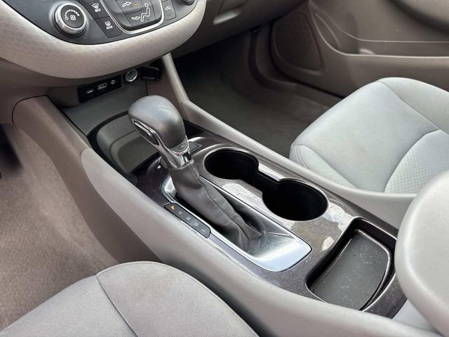 Used 2022 Chevrolet Malibu LS image 25