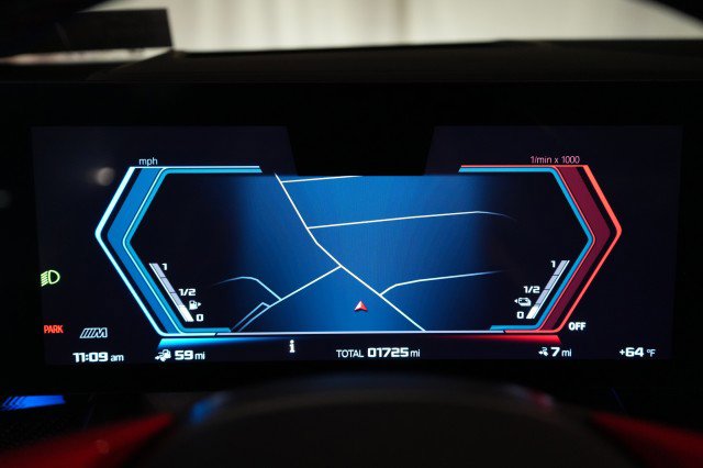 Used 2025 BMW M5 w/ Executive Package image 39