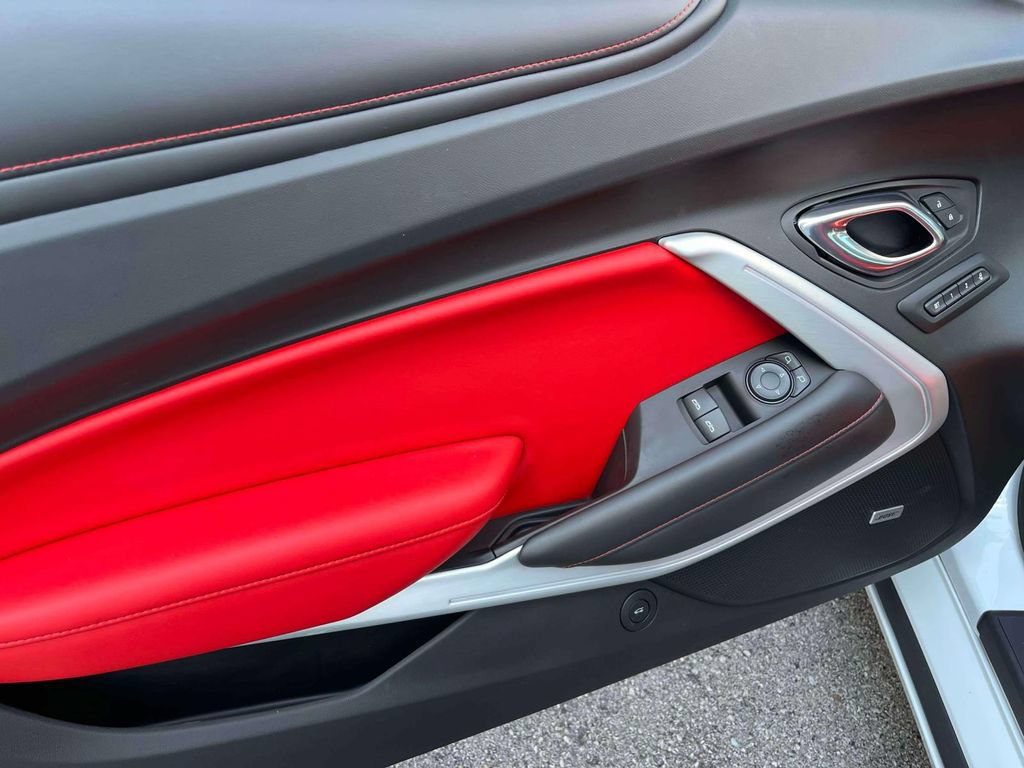 Certified 2018 Chevrolet Camaro SS RWD image 17