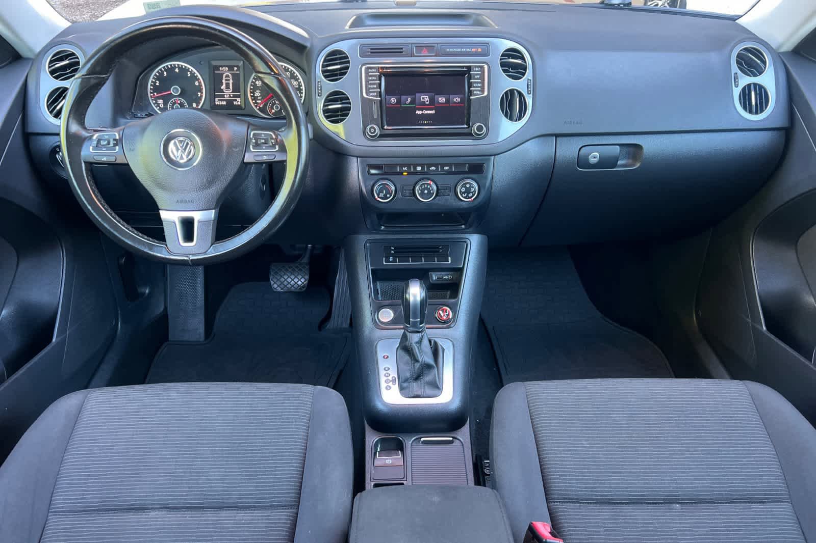 Used 2017 Volkswagen Tiguan Limited w/ Premium Package FWD image 3