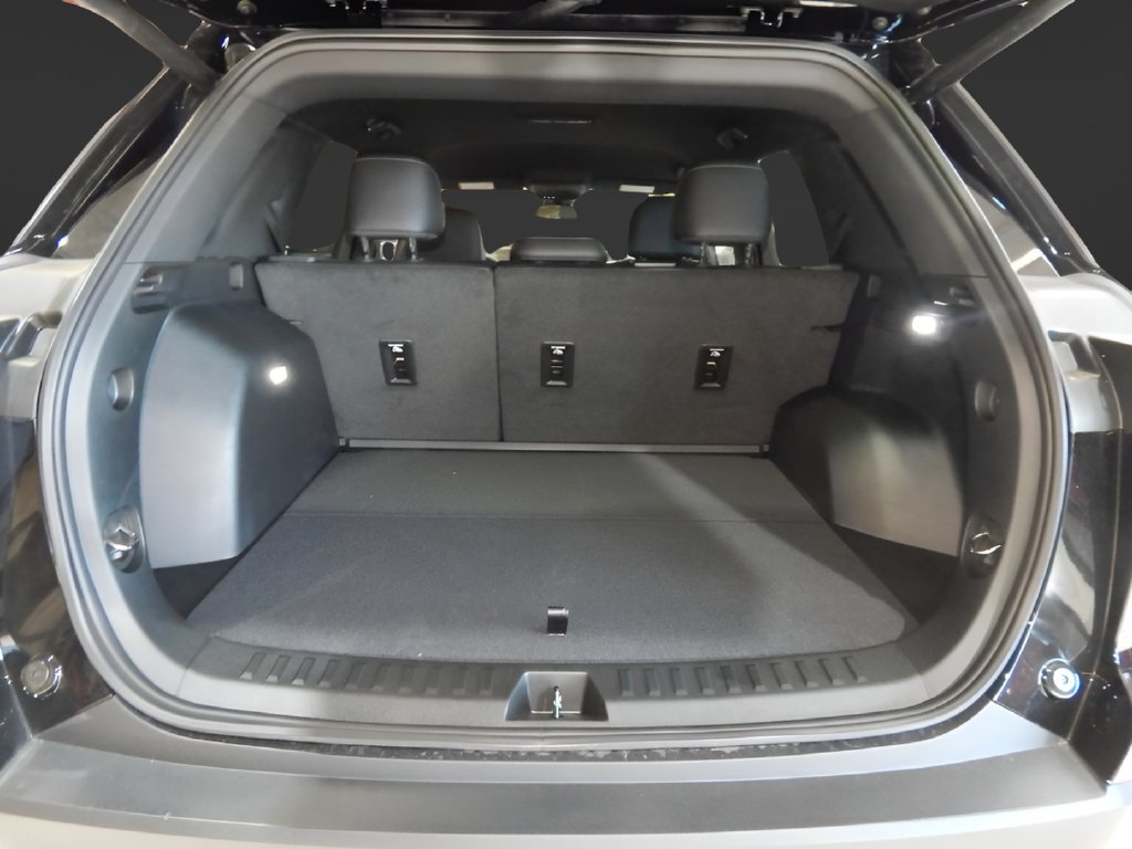 Used 2026 Chevrolet Equinox LT w/ Convenience Package II AWD/4WD image 8