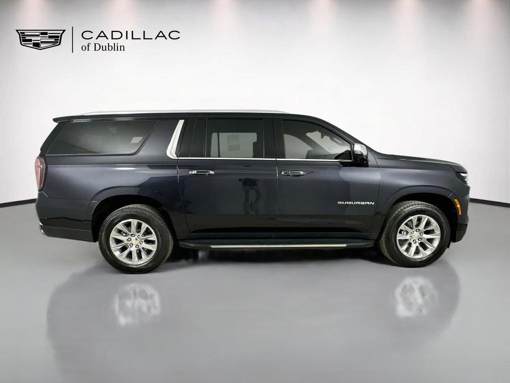 Used 2026 Chevrolet Suburban Premier AWD/4WD image 4