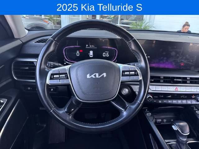 Used 2025 Kia Telluride S AWD/4WD image 14