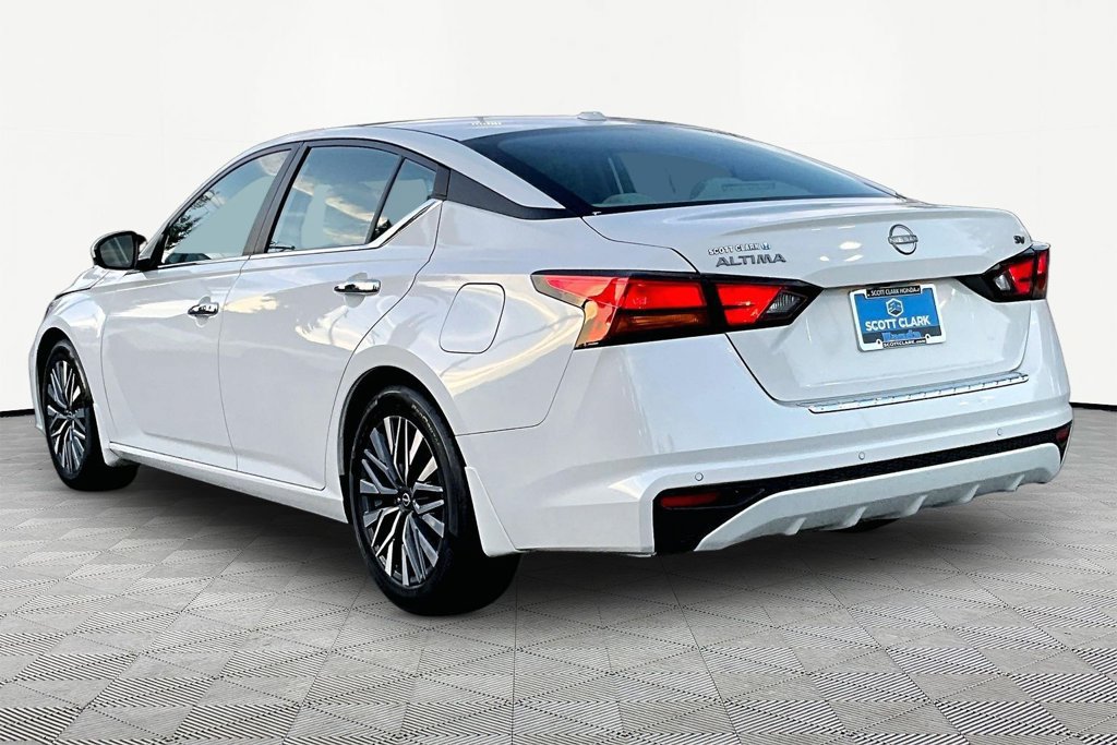 Used 2023 Nissan Altima 2.5 SV FWD image 5