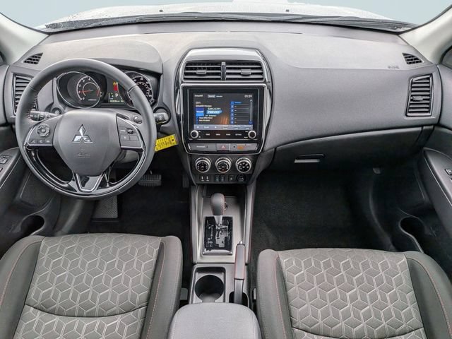 Used 2026 Mitsubishi Outlander Sport LE AWD/4WD image 13