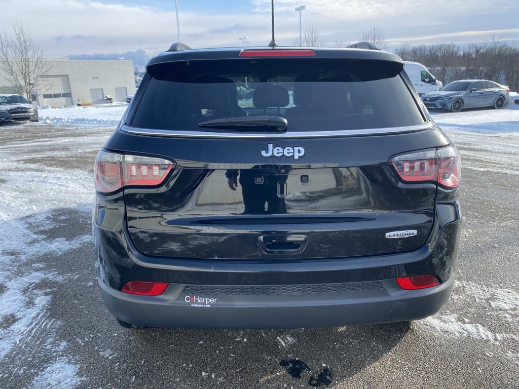 Used 2017 Jeep Compass Latitude image 4