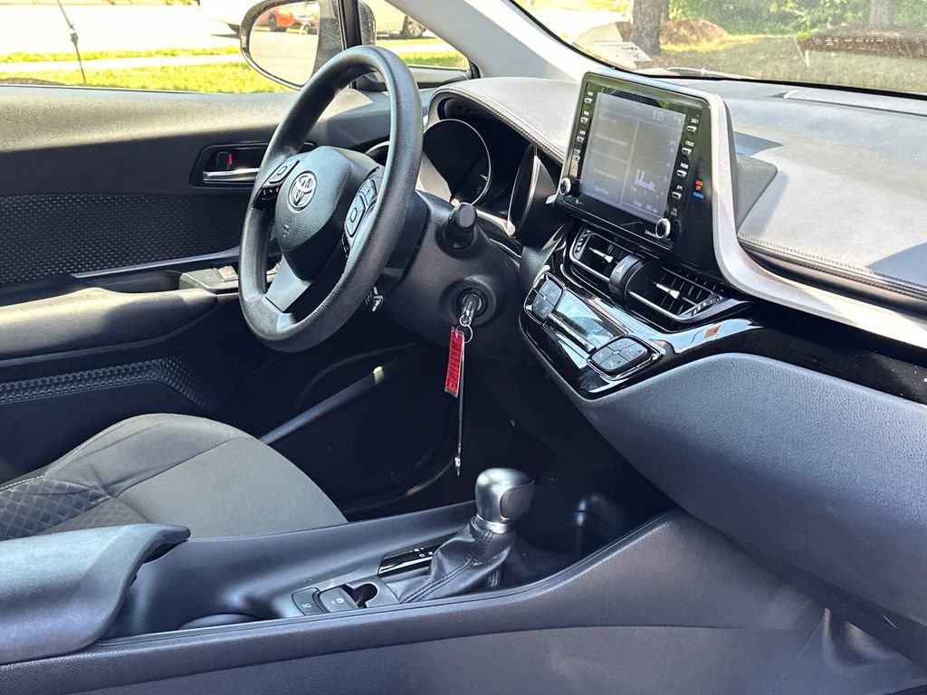 Used 2021 Toyota C-HR LE FWD image 11