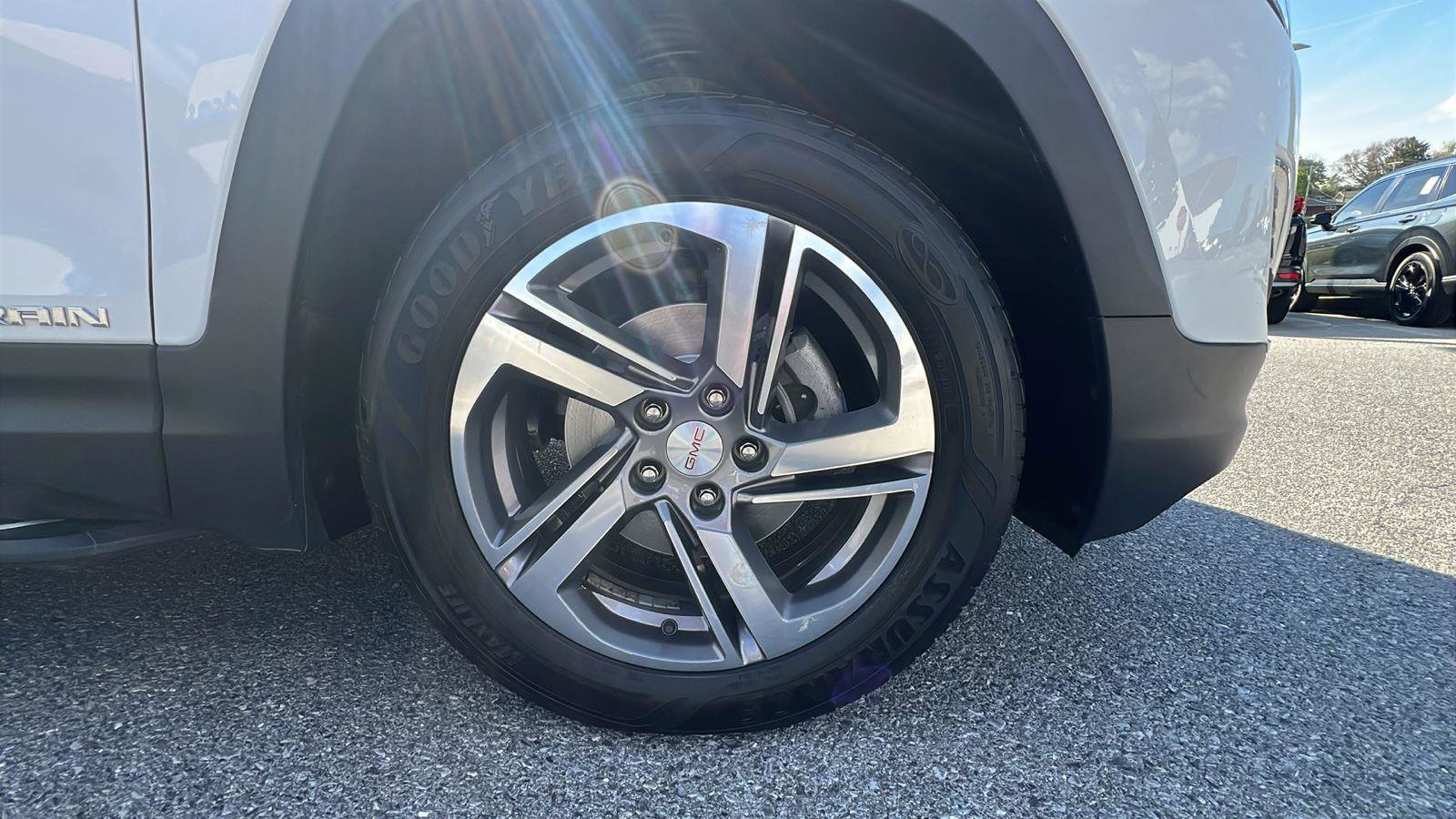 Used 2018 GMC Terrain SLT w/ Infotainment Package II AWD/4WD image 11