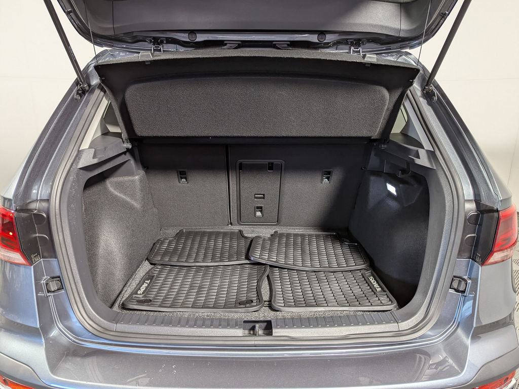 Used 2024 Volkswagen Taos SEL image 46