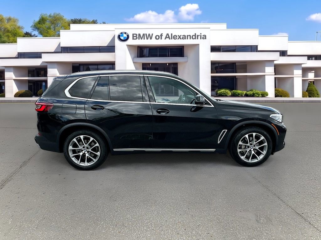 Certified 2023 BMW X5 xDrive40i w/ Executive Package AWD/4WD image 8