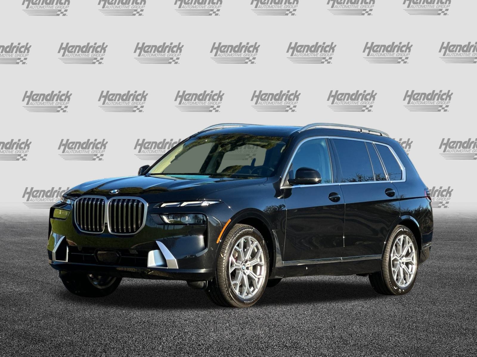 Used 2025 BMW X7 xDrive40i w/ Parking Assistance Package image 9