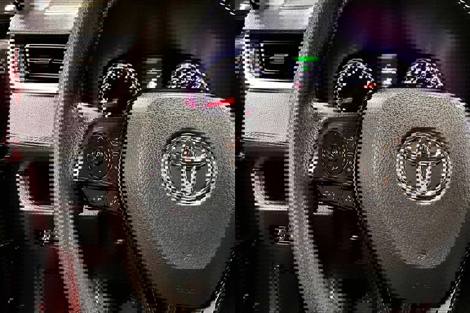 Used 2021 Toyota RAV4 LE image 24