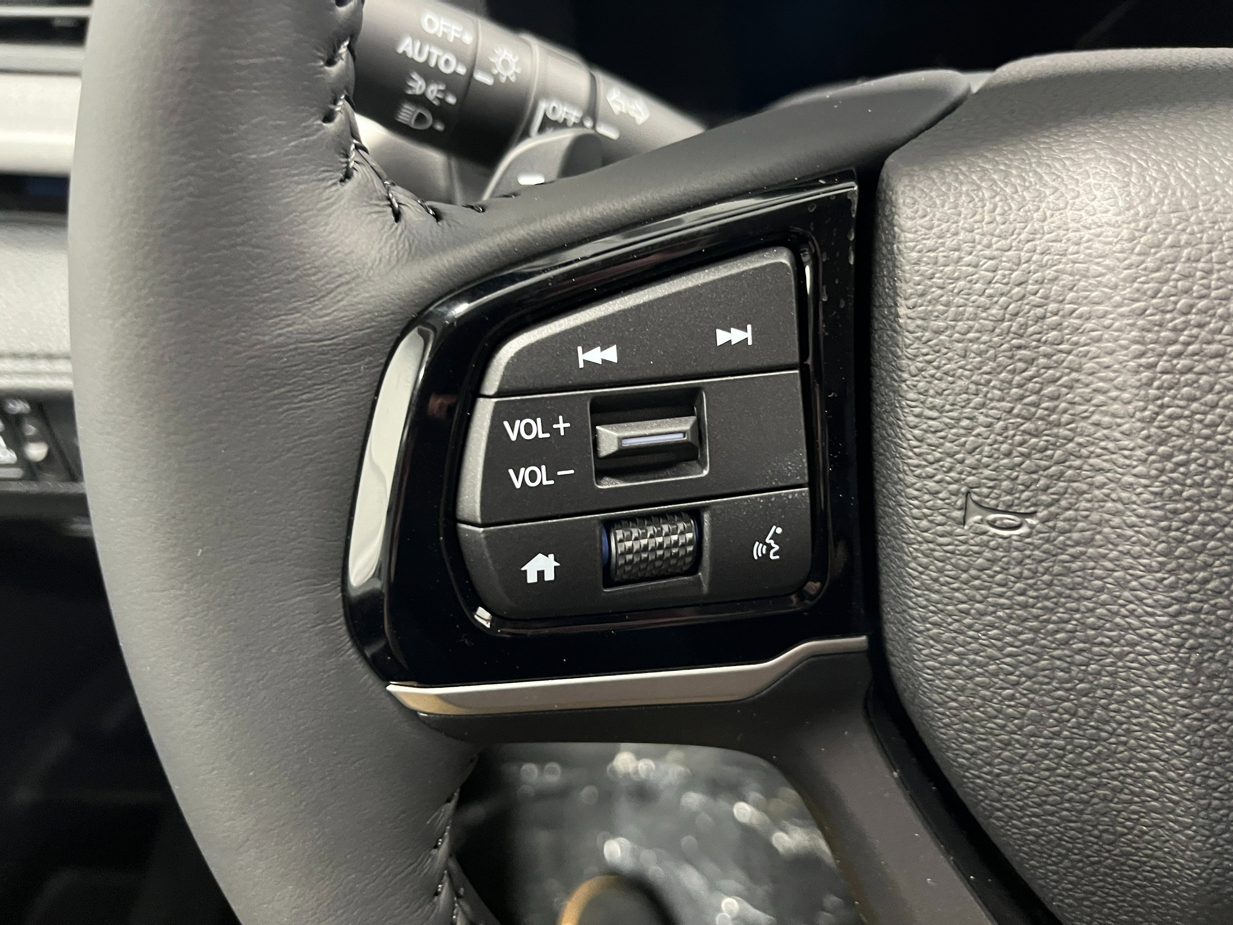 New 2026 Honda Odyssey Touring image 16