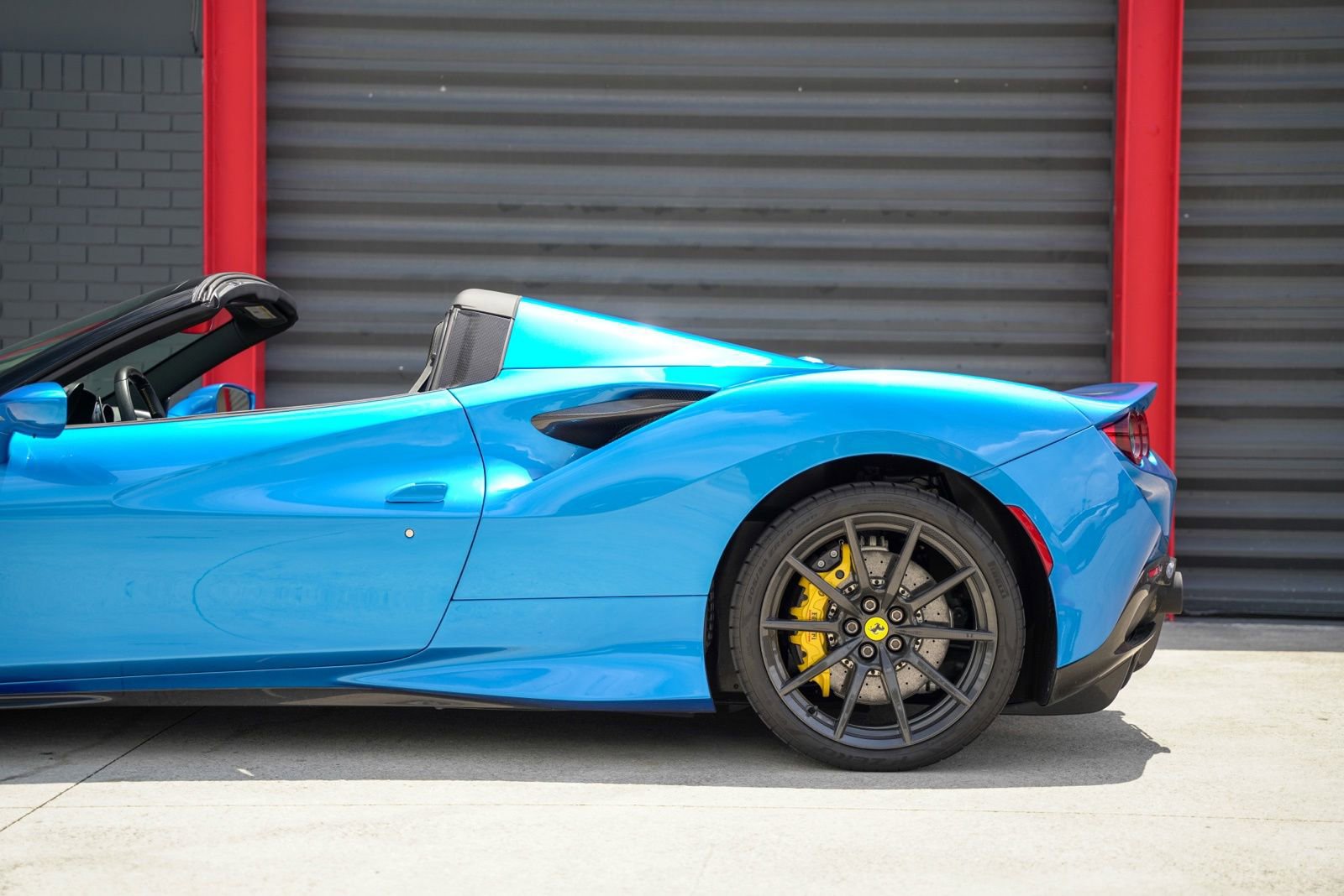 Used 2022 Ferrari F8 Tributo RWD image 3
