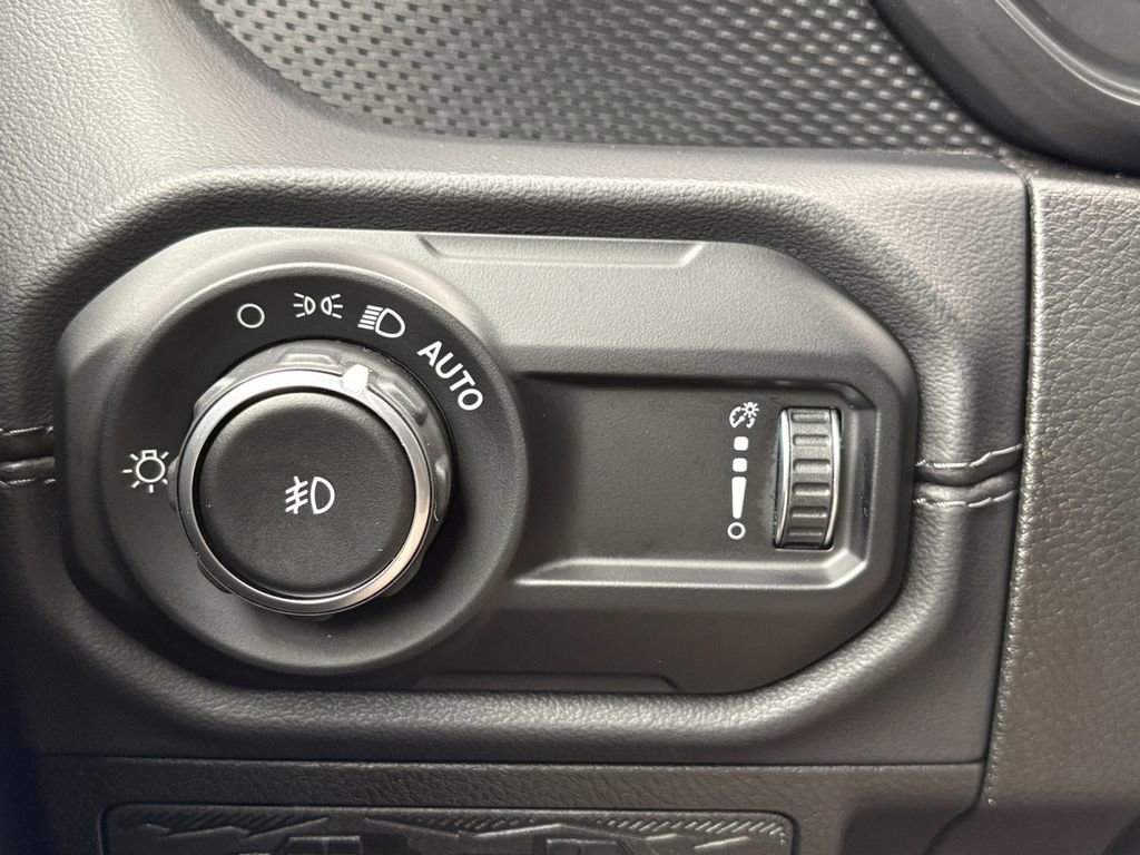 Certified 2024 Jeep Wrangler Unlimited Rubicon image 3