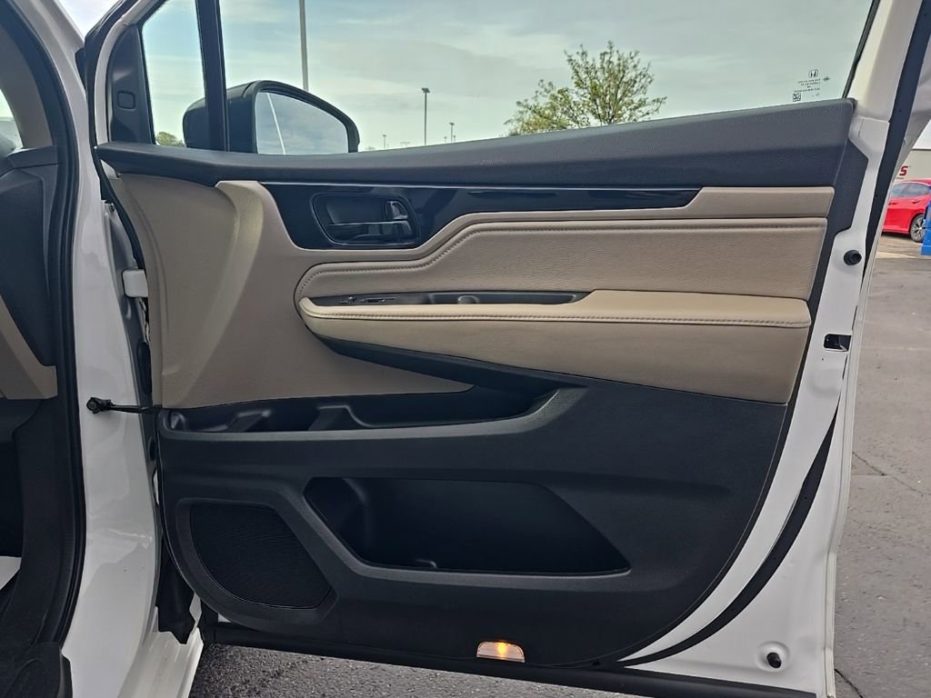 Used 2023 Honda Odyssey Touring image 32