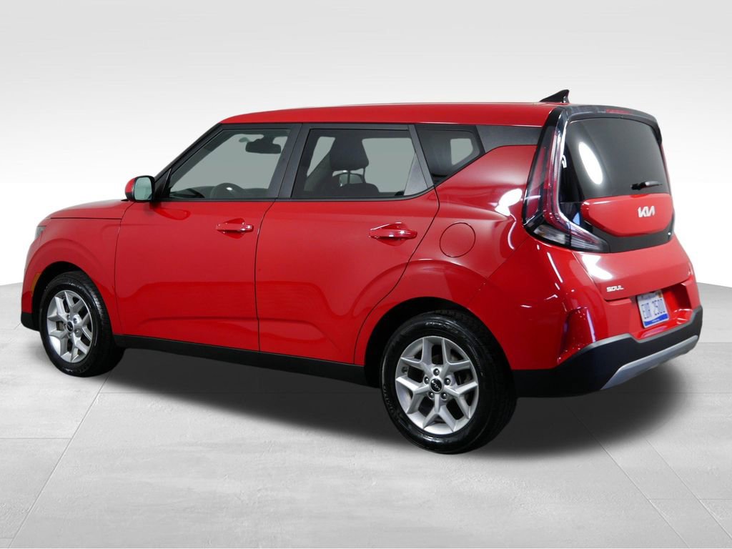 Used 2024 Kia Soul LX w/ Option Group 015 FWD image 8