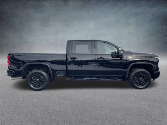 Used 2024 Chevrolet Silverado 2500 LTZ w/ LTZ Plus Package image 4