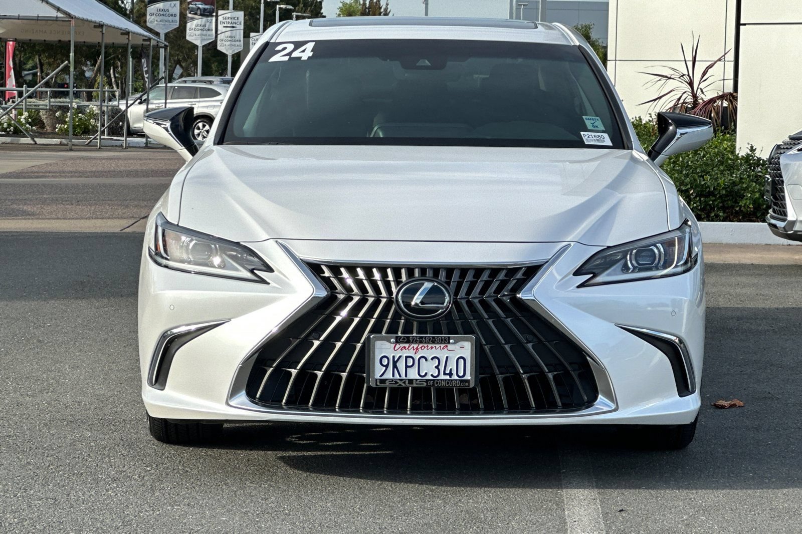 Used 2024 Lexus ES 350 w/ Premium Package FWD image 6