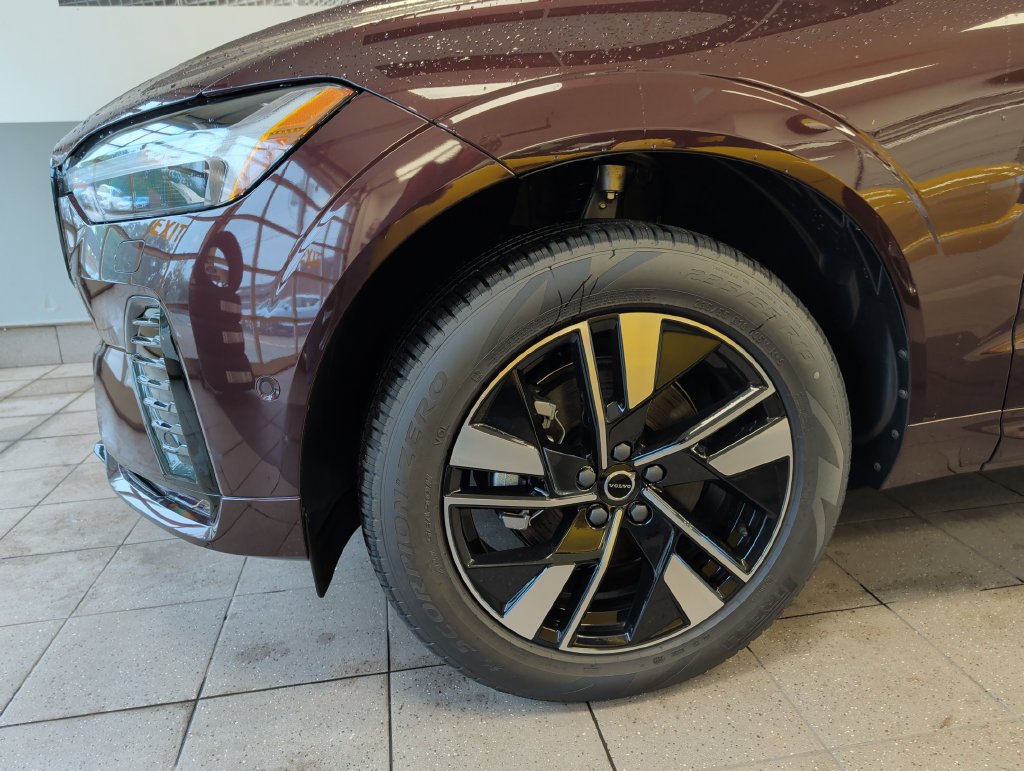 New 2026 Volvo XC60 B5 Plus w/ Protection Package Premier AWD/4WD image 33