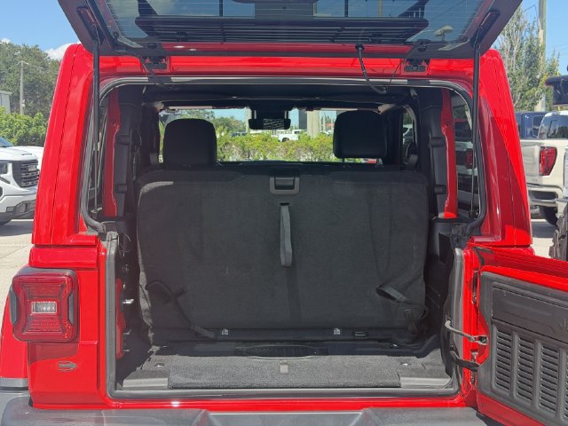 Used 2024 Jeep Wrangler Rubicon AWD/4WD image 12