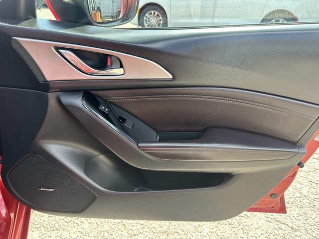 Used 2018 MAZDA MAZDA3 Touring FWD image 9
