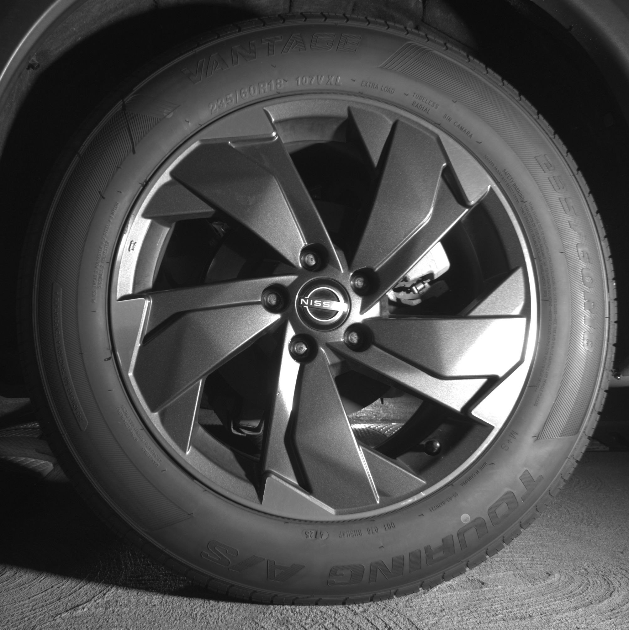 Used 2025 Nissan Rogue SV AWD/4WD image 14