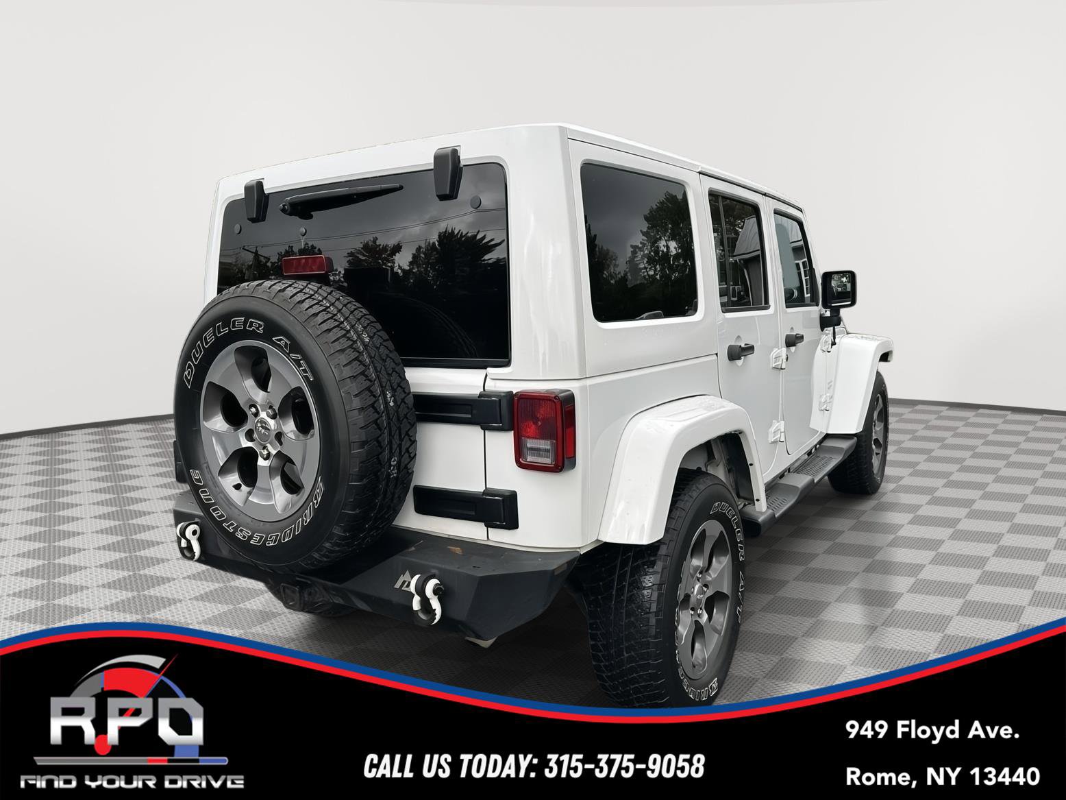 Used 2017 Jeep Wrangler Unlimited Sahara w/ Connectivity Group image 5